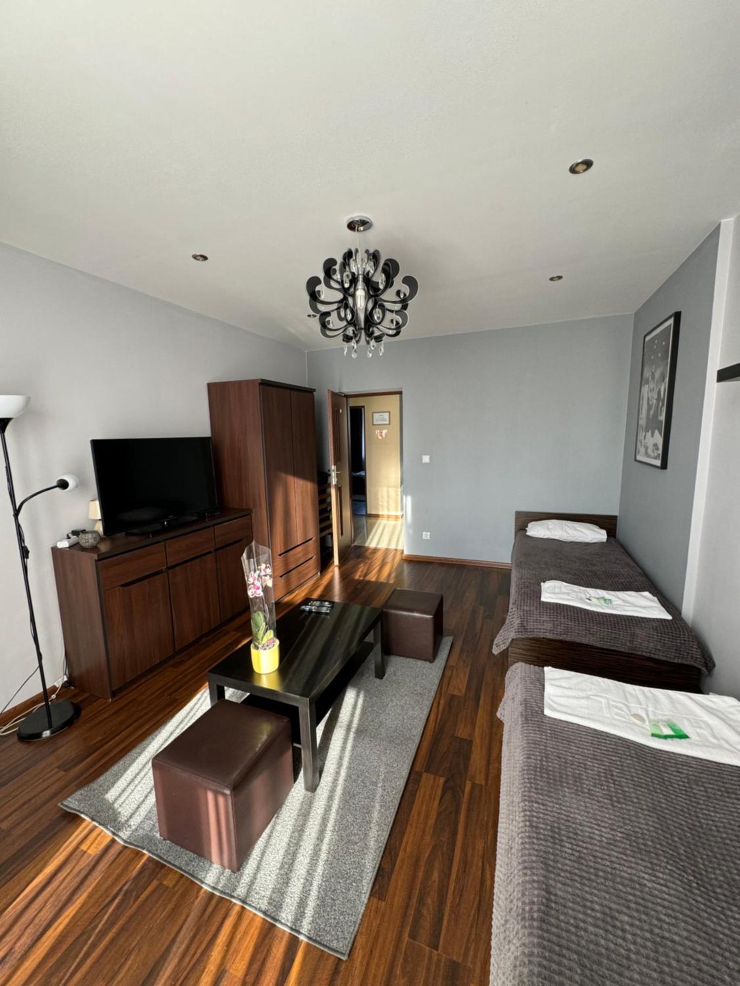 Apartament Sandra Kielce Bagian luar foto